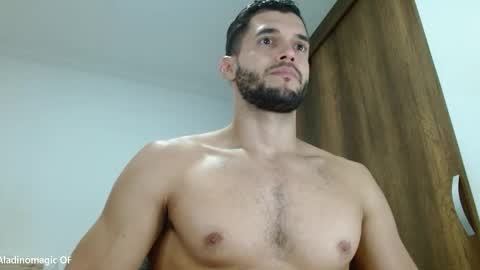 Snapshot of noah_jhonsonn chatting on November 4, 2025, 11:31 am Noah online show from November 4, 2025, 11:31 am