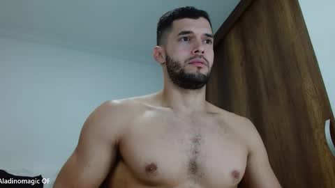 Snapshot of noah_jhonsonn chatting on November 12, 2025, 11:32 am Noah online show from November 12, 2025, 11:32 am