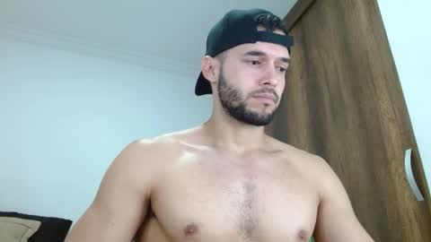 Snapshot of noah_jhonsonn chatting on December 17, 2025, 11:38 am Noah online show from December 17, 2025, 11:38 am