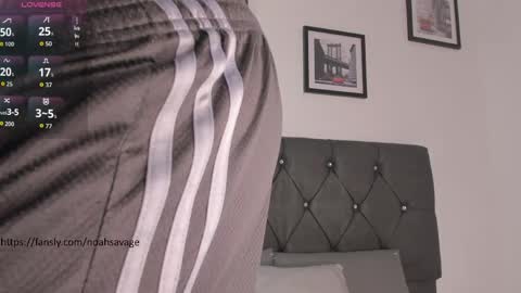 noah_johes online show from May 7, 2026, 3:56 am