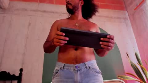 Snapshot of noah_jones__ chatting on January 15, 2025, 8:26 pm Noah online show from January 15, 2025, 8:26 pm