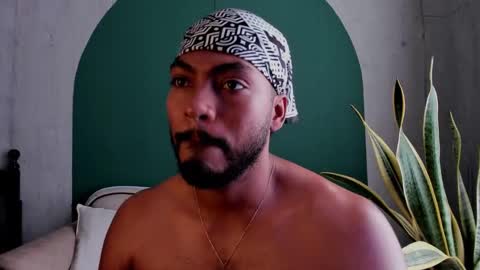 Snapshot of noah_jones__ chatting on February 10, 2025, 6:13 pm Noah online show from February 10, 2025, 6:13 pm