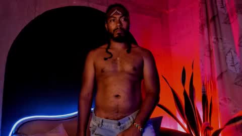 Snapshot of noah_jones__ chatting on February 15, 2025, 12:59 am Noah online show from February 15, 2025, 12:59 am