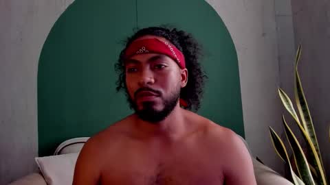 Snapshot of noah_jones__ chatting on October 30, 2025, 5:35 pm Noah online show from October 30, 2025, 5:35 pm