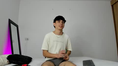 Snapshot of noah_loveboy chatting on September 8, 2025, 8:41 pm Noah online show from September 8, 2025, 8:41 pm