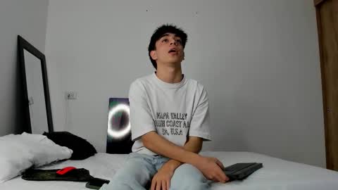 Snapshot of noah_loveboy chatting on September 11, 2025, 8:53 pm Noah online show from September 11, 2025, 8:53 pm