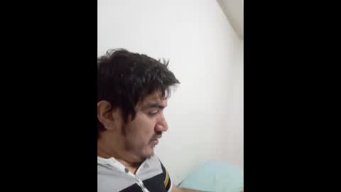 noah_meyer_ online show from November 24, 2025, 11:21 am