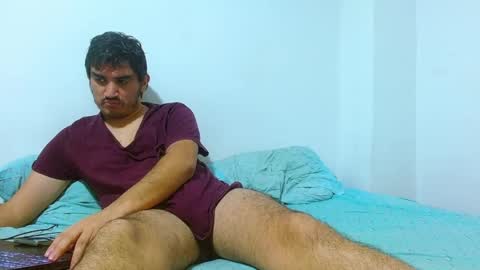 noah_meyer_ online show from November 25, 2025, 2:44 am