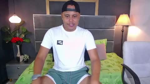 Snapshot of noah_oliver1 chatting on May 27, 2026, 1:24 am NOAH online show from May 27, 2026, 1:24 am