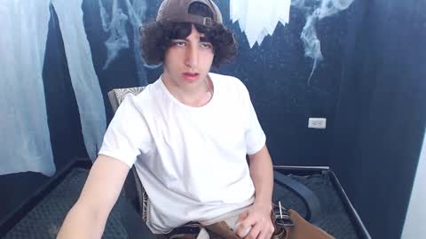 noah_sokolov online show from November 4, 2025, 2:27 pm