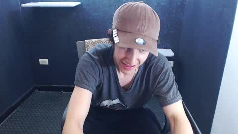 noah_sokolov online show from November 22, 2025, 7:02 pm