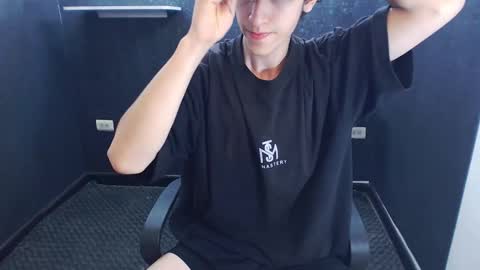 noah_sokolov online show from December 4, 2025, 6:49 pm