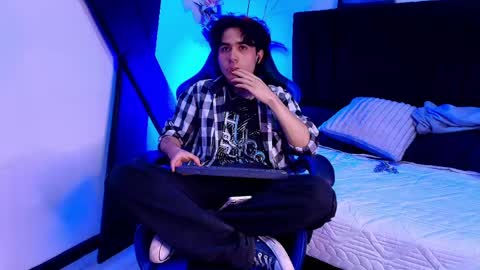 Snapshot of noah_starks chatting on May 3, 2026, 4:07 am noah_starks online show from May 3, 2026, 4:07 am