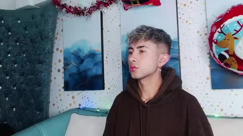 Snapshot of noah_xitruxx chatting on December 26, 2024, 12:38 pm Noah online show from December 26, 2024, 12:38 pm