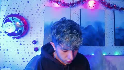 Snapshot of noah_xitruxx chatting on January 4, 2025, 3:28 pm Noah online show from January 4, 2025, 3:28 pm