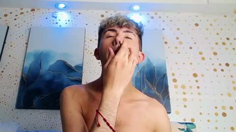 Snapshot of noah_xitruxx chatting on January 10, 2025, 6:28 pm Noah online show from January 10, 2025, 6:28 pm