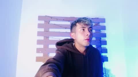Snapshot of noah_xitruxx chatting on January 11, 2025, 1:53 pm Noah online show from January 11, 2025, 1:53 pm