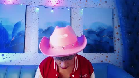 Snapshot of noah_xitruxx chatting on January 31, 2025, 4:59 pm Noah online show from January 31, 2025, 4:59 pm