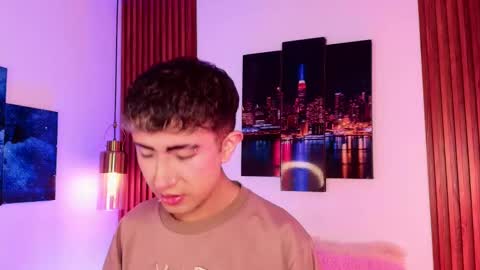 Snapshot of noah_xitruxx chatting on October 2, 2025, 2:02 pm Noah online show from October 2, 2025, 2:02 pm