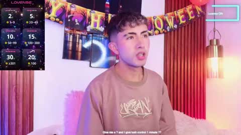 Snapshot of noah_xitruxx chatting on October 7, 2025, 2:47 pm Noah online show from October 7, 2025, 2:47 pm
