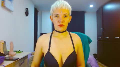 Snapshot of noahakeew chatting on February 23, 2026, 10:51 pm Noah online show from February 23, 2026, 10:51 pm