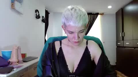 Snapshot of noahakeew chatting on February 26, 2026, 5:34 pm Noah online show from February 26, 2026, 5:34 pm