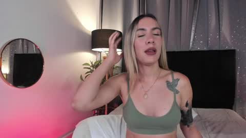 Snapshot of noahandlauren chatting on January 3, 2025, 11:55 pm . . online show from January 3, 2025, 11:55 pm