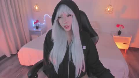 Noah  online show from November 15, 2025, 5:49 am