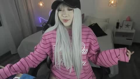 Snapshot of noahcryptic chatting on February 17, 2026, 5:59 am Noah online show from February 17, 2026, 5:59 am