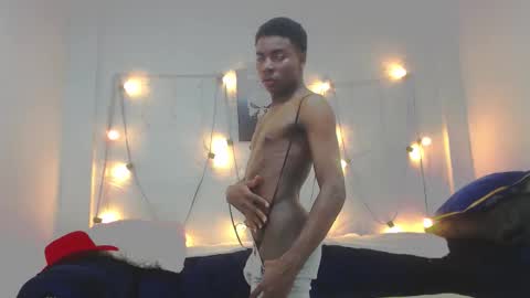 Snapshot of noahjhonson69 chatting on December 15, 2025, 7:51 pm noah online show from December 15, 2025, 7:51 pm