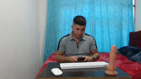 Snapshot of noahmurillo chatting on May 9, 2026, 9:53 pm noahmurillo online show from May 9, 2026, 9:53 pm