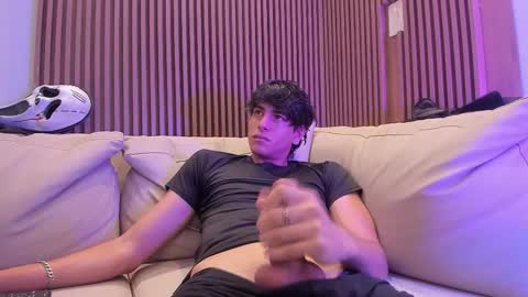 noahx_valko online show from December 15, 2025, 4:55 pm