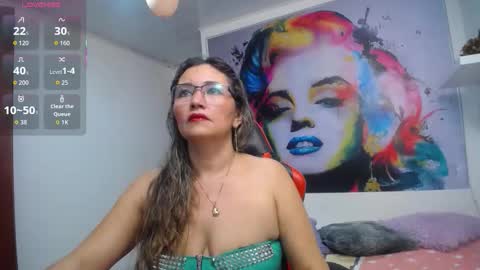 noelia_milfs online show from March 12, 2026, 11:33 pm