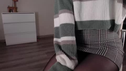 noelleneptune online show from January 31, 2025, 11:24 am