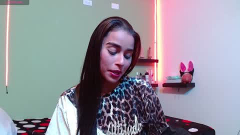 Noha Thomson online show from February 2, 2025, 9:13 pm