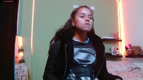 Noha Thomson online show from March 1, 2025, 10:10 pm