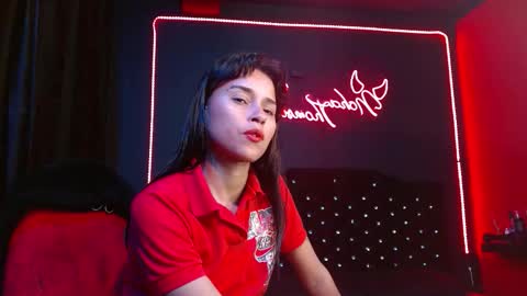 Snapshot of noha_thomson chatting on December 19, 2025, 2:51 am Noha Thomson online show from December 19, 2025, 2:51 am