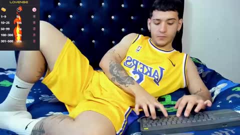 Snapshot of noha_white chatting on February 10, 2025, 9:15 pm Noha online show from February 10, 2025, 9:15 pm