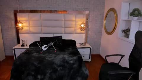 Snapshot of nohemi_louse chatting on February 5, 2026, 8:02 pm Nohemi online show from February 5, 2026, 8:02 pm