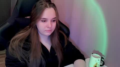 noir_ember_ online show from November 10, 2025, 12:26 pm