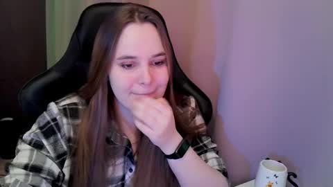 noir_ember_ online show from November 22, 2025, 11:09 am