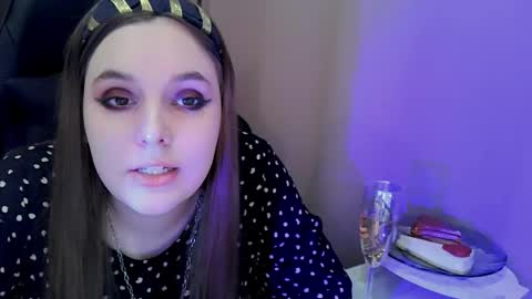 Snapshot of noir_ember_ chatting on February 27, 2026, 4:40 pm noir_ember_ online show from February 27, 2026, 4:40 pm