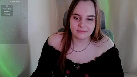 Snapshot of noir_ember_ chatting on July 10, 2026, 1:36 pm noir_ember_ online show from July 10, 2026, 1:36 pm