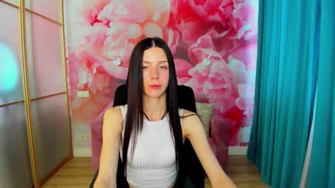 Snapshot of noirdiva chatting on May 5, 2026, 6:21 am NoirDiva online show from May 5, 2026, 6:21 am