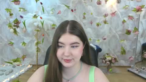 Snapshot of noirwhisper chatting on March 21, 2026, 6:33 pm noirwhisper online show from March 21, 2026, 6:33 pm