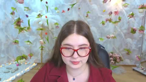 Snapshot of noirwhisper chatting on April 5, 2026, 6:16 pm noirwhisper online show from April 5, 2026, 6:16 pm