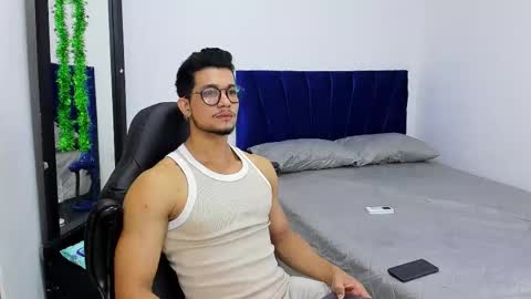 Im Nolan  online show from November 21, 2025, 1:54 pm