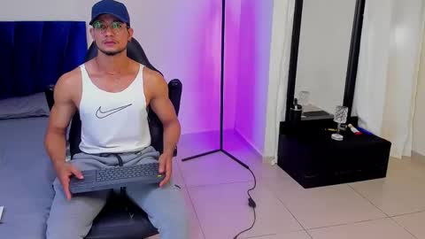 Im Nolan  online show from January 14, 2026, 7:52 pm