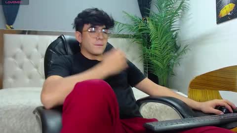 Snapshot of nolan_twink chatting on September 30, 2025, 6:02 pm Nolan online show from September 30, 2025, 6:02 pm