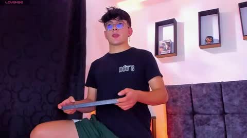 Snapshot of nolan_twink chatting on October 8, 2025, 7:22 pm Nolan online show from October 8, 2025, 7:22 pm